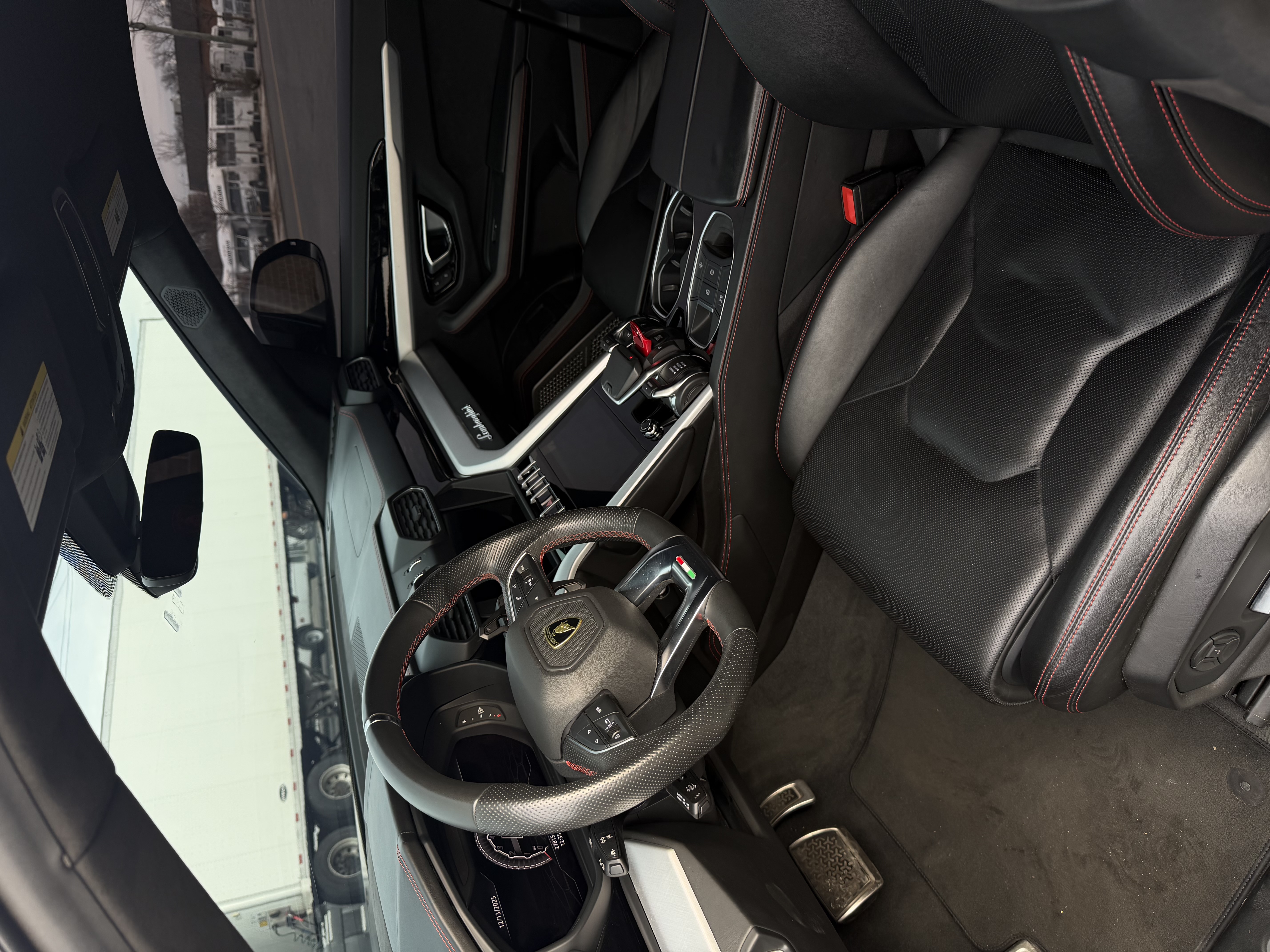 Lamborghini Urus (Black) thumbnail 2