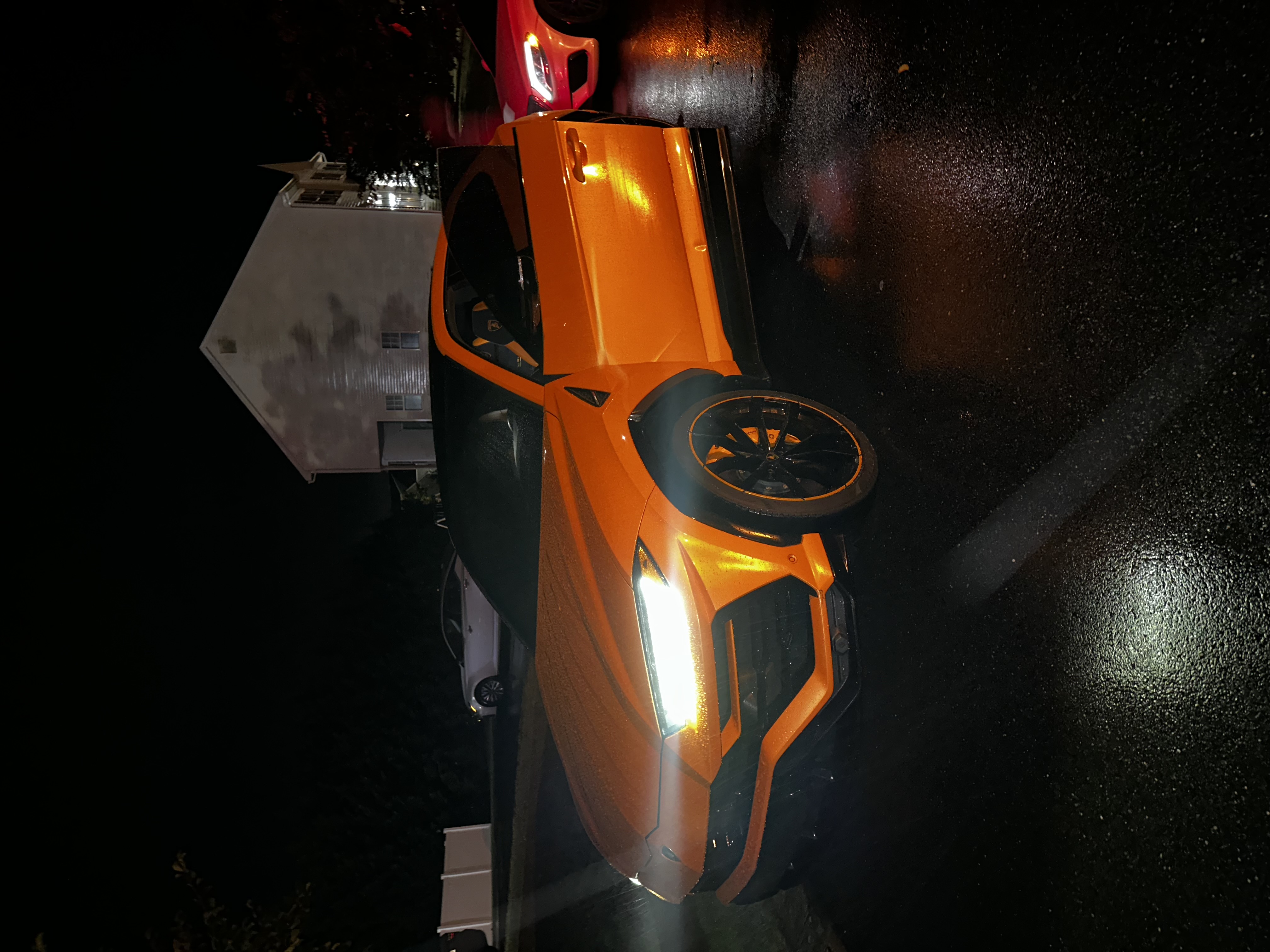 Lamborghini Urus (Orange) thumbnail 2